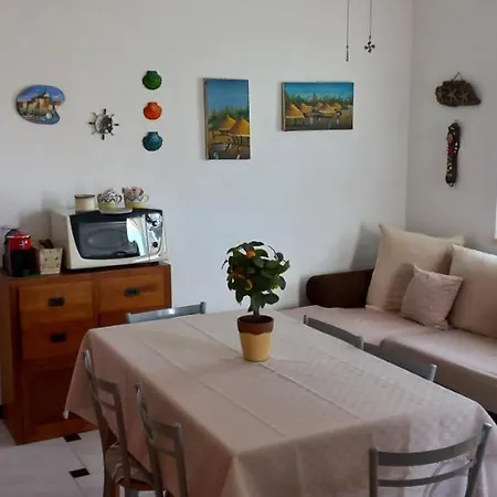 בית נופש Mimosa House *